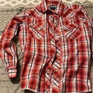 Wrangler Red and White Plaid Casual Button-Down Shirt